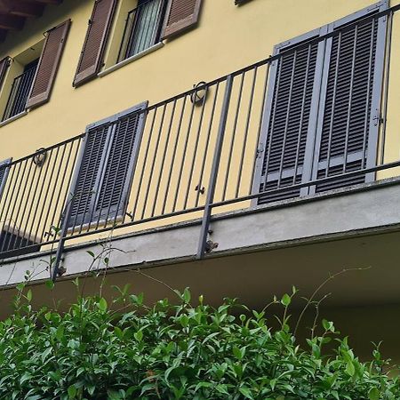 Casa Mirella - Appartamento Zona Bellagio Magreglio Luaran gambar