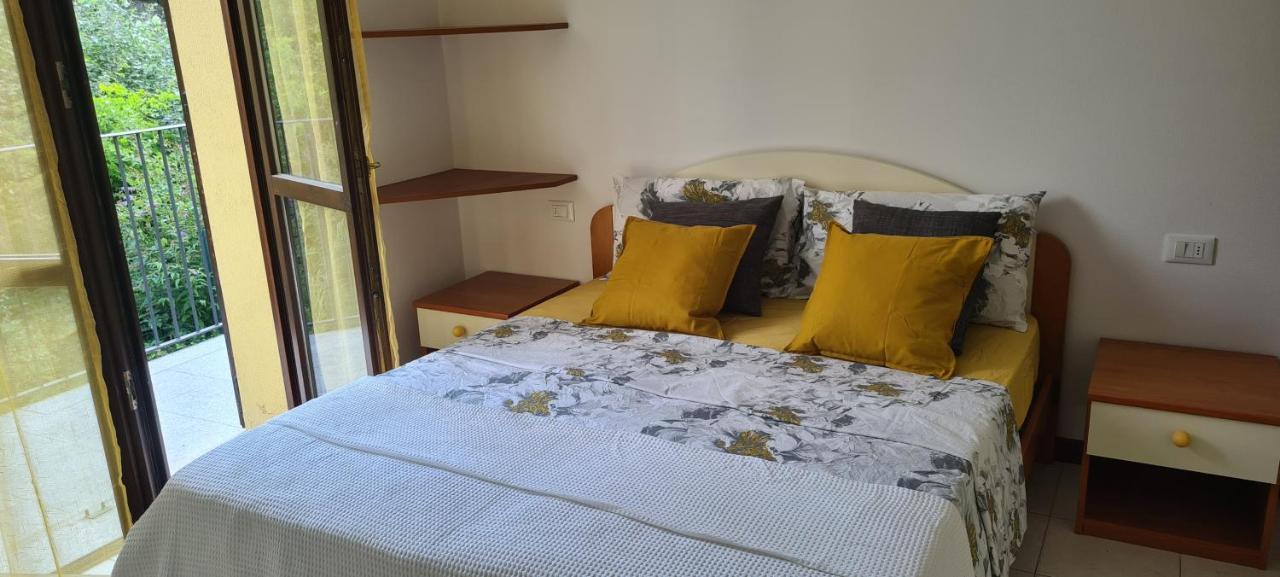 Casa Mirella - Appartamento Zona Bellagio Magreglio Luaran gambar
