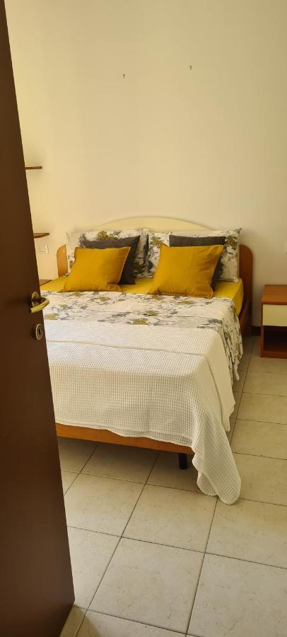 Casa Mirella - Appartamento Zona Bellagio Magreglio Luaran gambar