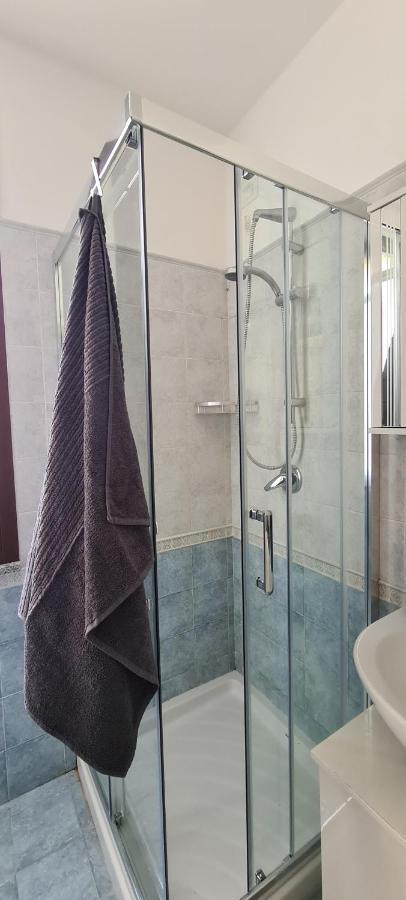 Casa Mirella - Appartamento Zona Bellagio Magreglio Luaran gambar