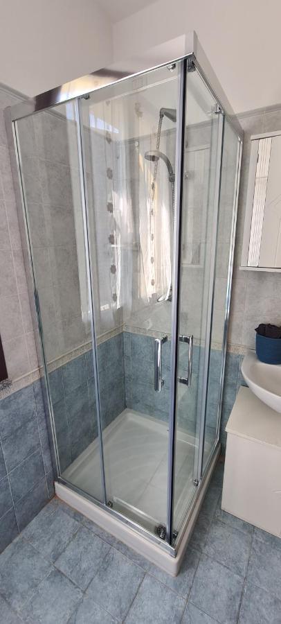 Casa Mirella - Appartamento Zona Bellagio Magreglio Luaran gambar